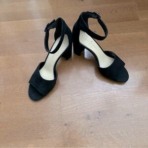 Jessica Simpson black velvet strap heels size 7.5 NWOT